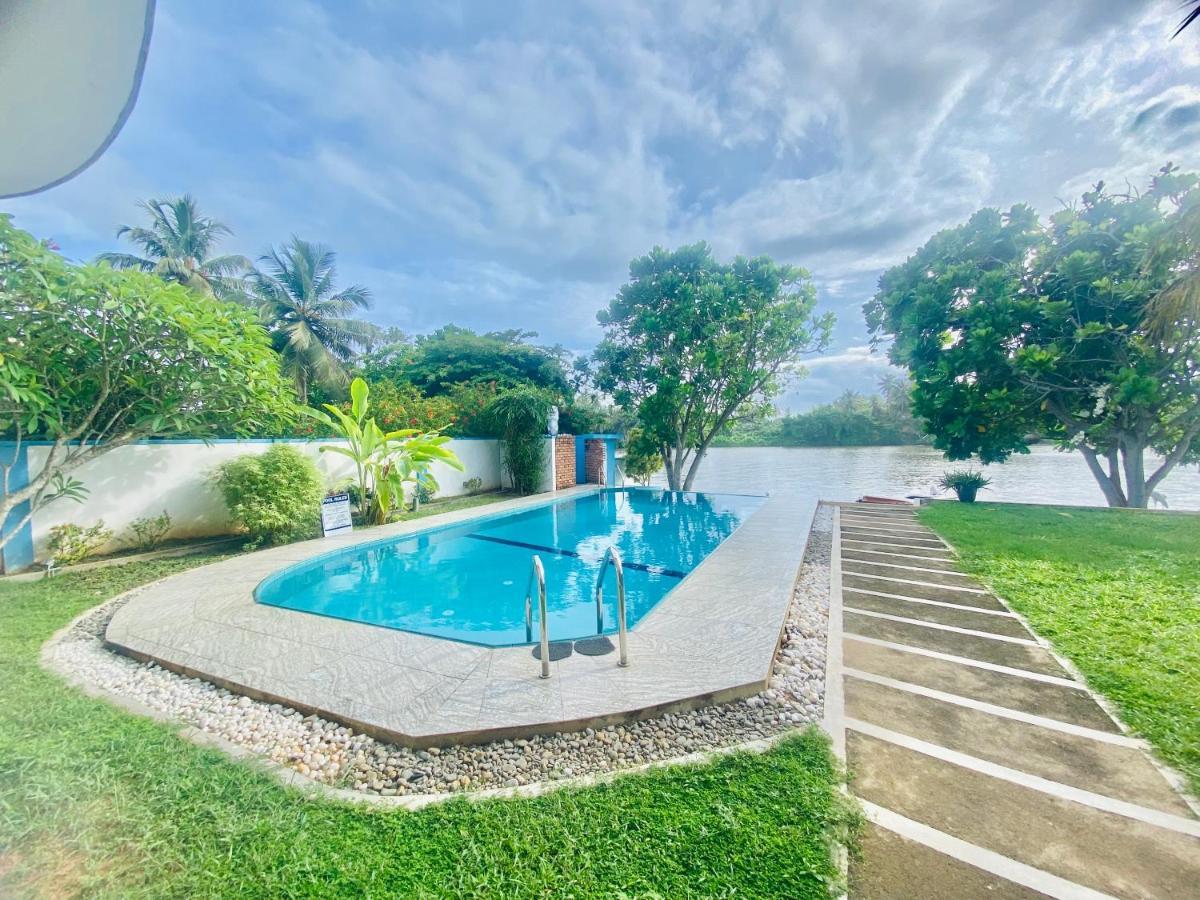 Villa Riverside Aluthgama Exterior photo